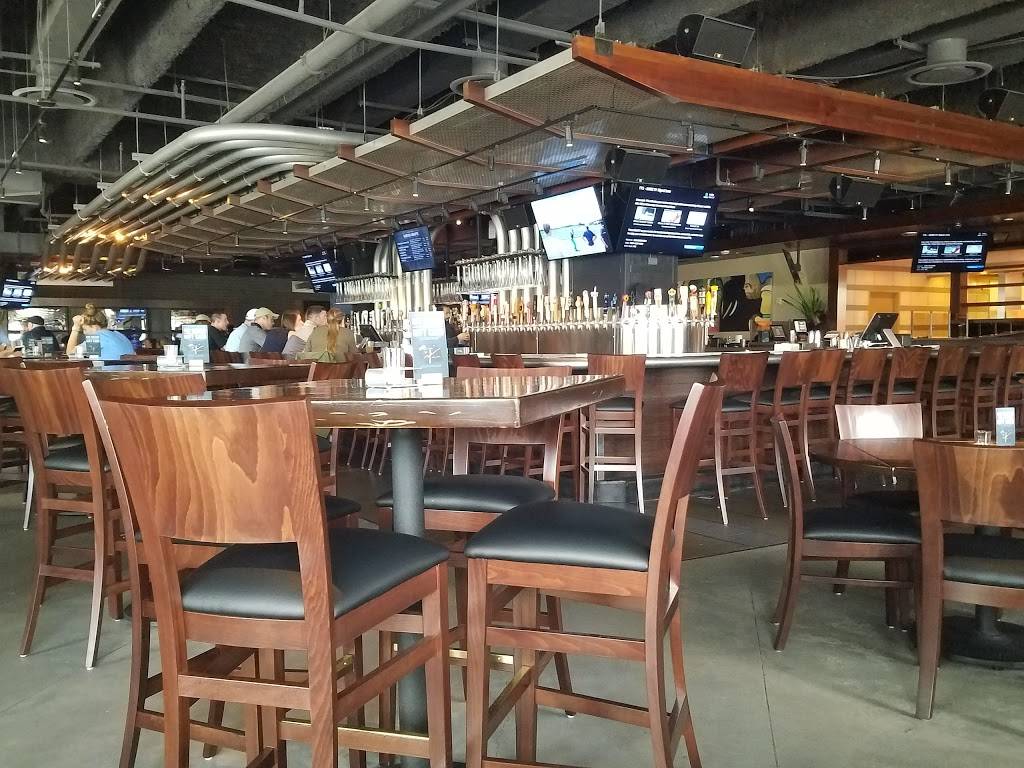 Yard House | restaurant | 4549 Commerce St Suite 100, Virginia Beach, VA 23462, USA | 7574909273 OR +1 757-490-9273