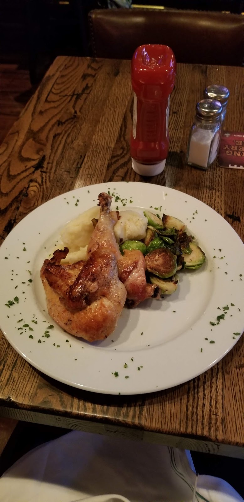 PJ Ryans | restaurant | 239 Holland St, Somerville, MA 02144, USA | 6176258200 OR +1 617-625-8200