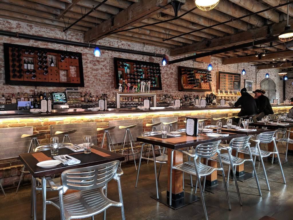 Pure Spirits Oyster House & Grill | restaurant | 17 Tank House Lane, Toronto, ON M5A 3C4, Canada | 4163615859 OR +1 416-361-5859