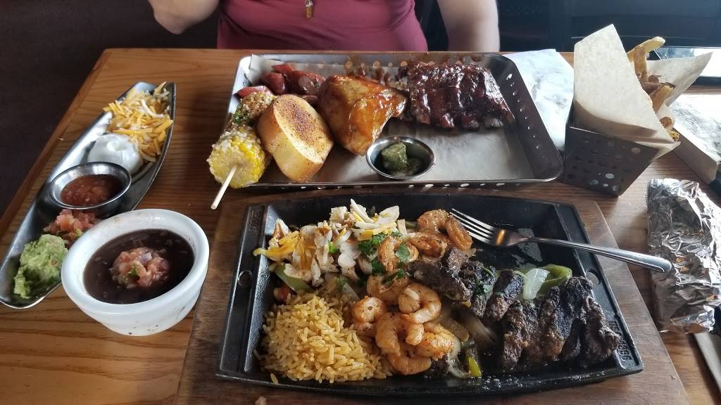 Chilis Grill & Bar | meal takeaway | 3490 W Century Blvd, Inglewood, CA 90303, USA | 3106742505 OR +1 310-674-2505