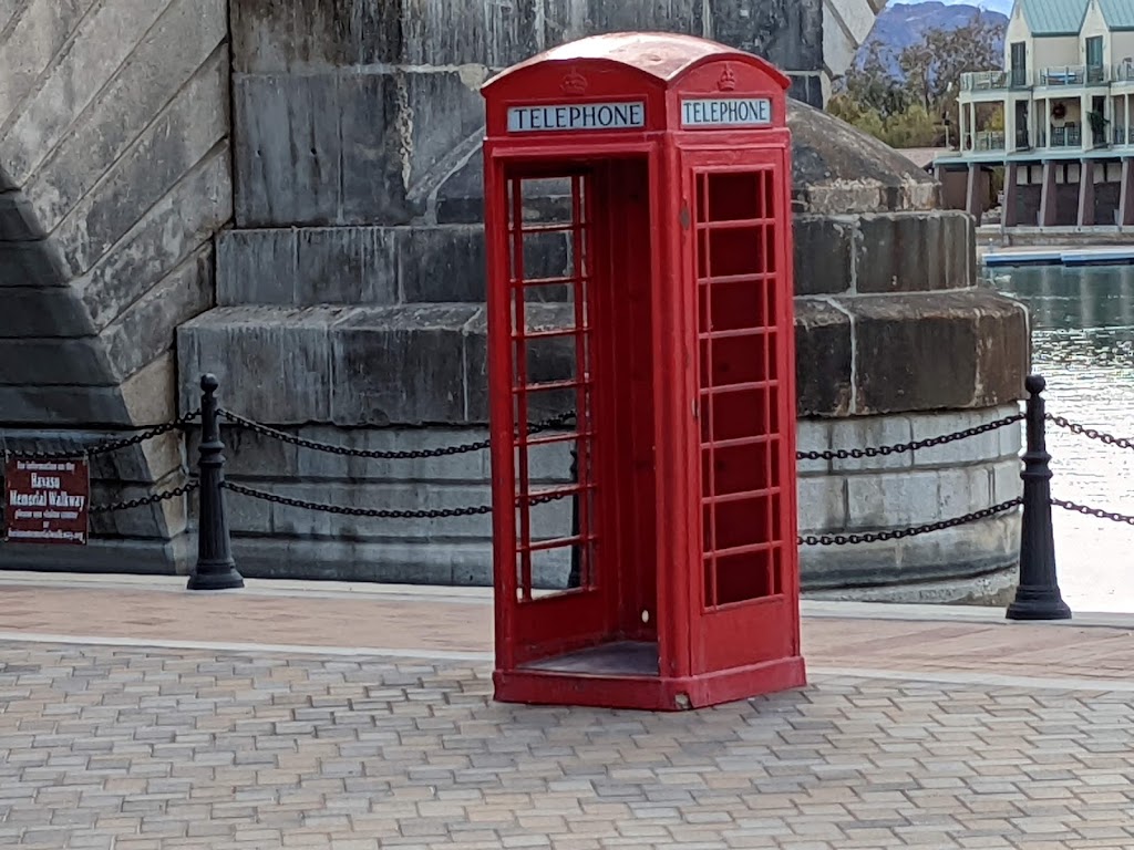 Burgers by the Bridge | restaurant | 410 English Village, Lake Havasu City, AZ 86403, USA | 9283026780 OR +1 928-302-6780