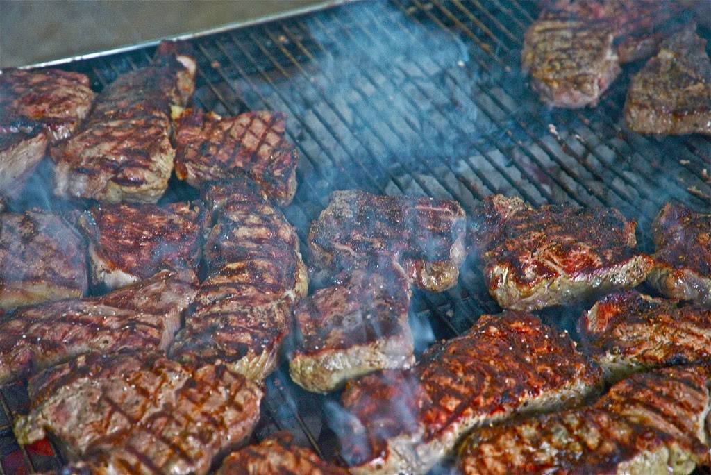 Clambakes & BBQ of Connecticut | restaurant | 148 Elizabeth St, Derby, CT 06418, USA | 2037367191 OR +1 203-736-7191