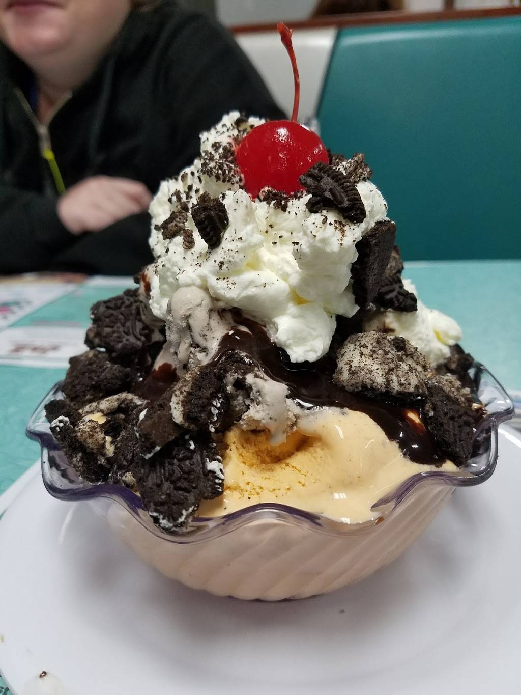 Krischs | restaurant | 11 Central Ave, Massapequa, NY 11758, USA | 5167973149 OR +1 516-797-3149