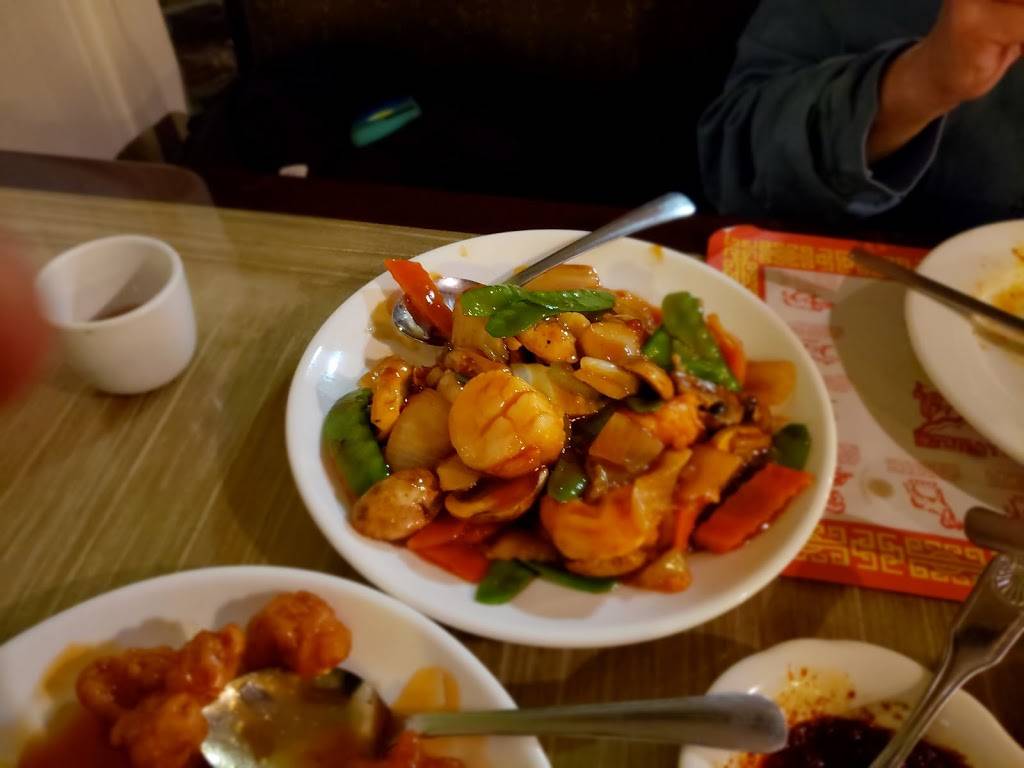 King House | restaurant | 1 Dunster Ave, Greenville, NH 03048, USA | 6038789888 OR +1 603-878-9888