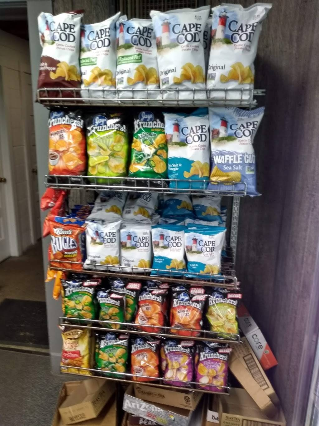 Gurneys Harbor Bottle Shop | restaurant | 215 E Main St, Harbor Springs, MI 49740, USA | 2315265472 OR +1 231-526-5472