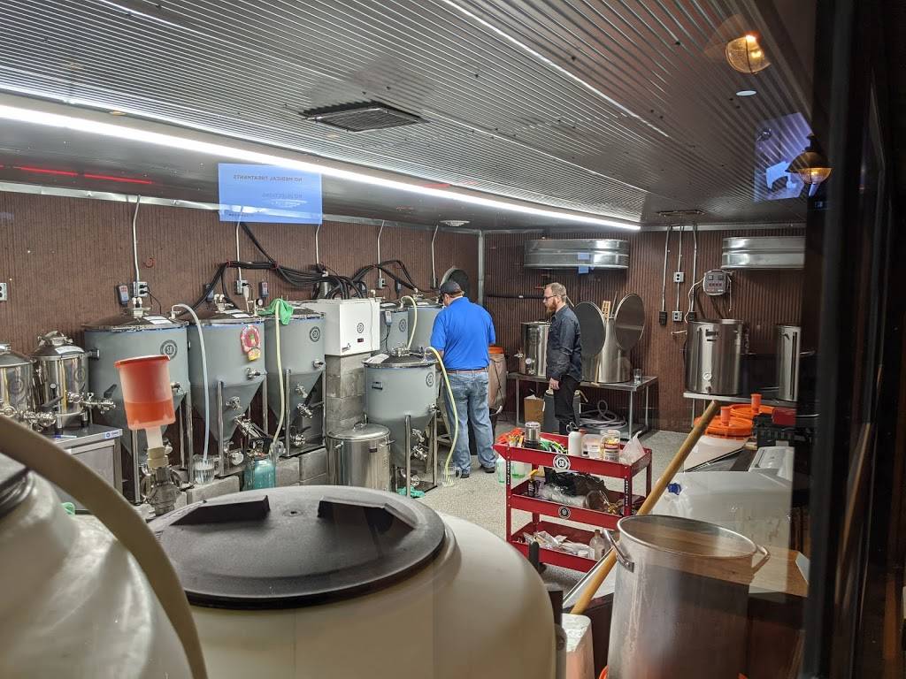 Maxies Brew House, Inc. | restaurant | 104 W Burd St, Shippensburg, PA 17257 | 7175302055 OR +1 717-530-2055