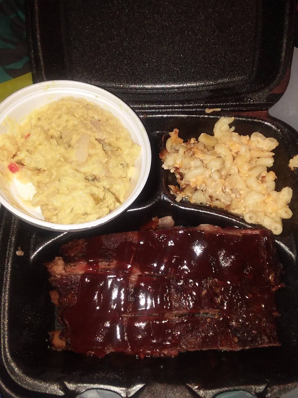 Daves BBQ | restaurant | 4353 Gannon Ln #101, Dallas, TX 75237, USA | 9727097223 OR +1 972-709-7223