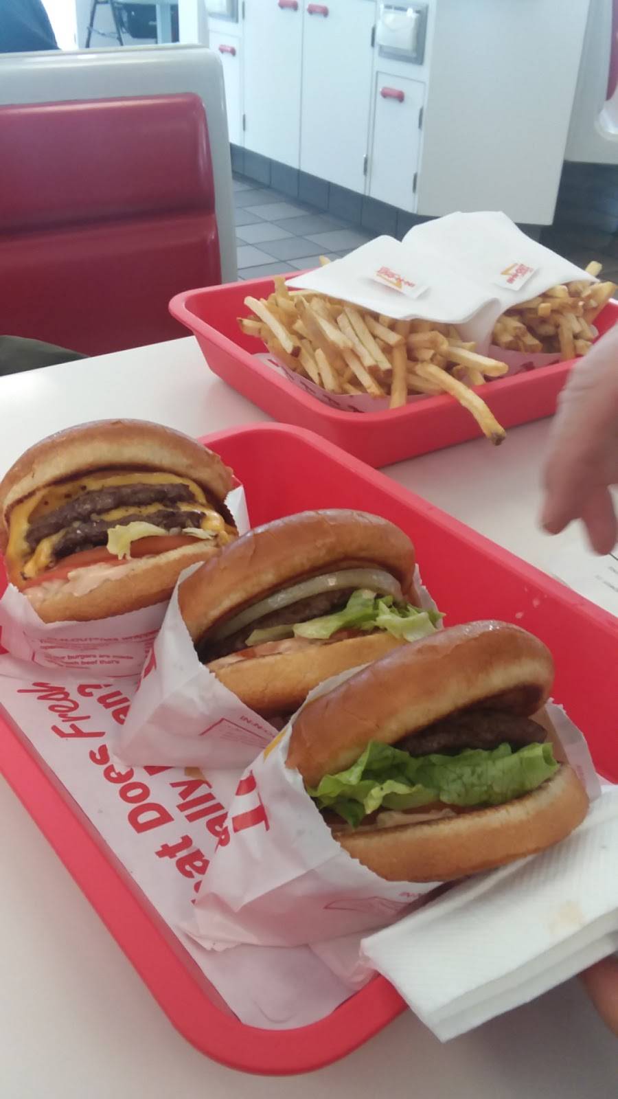 In-N-Out Burger | restaurant | 2585 N Tustin St, Orange, CA 92865, USA | 8007861000 OR +1 800-786-1000