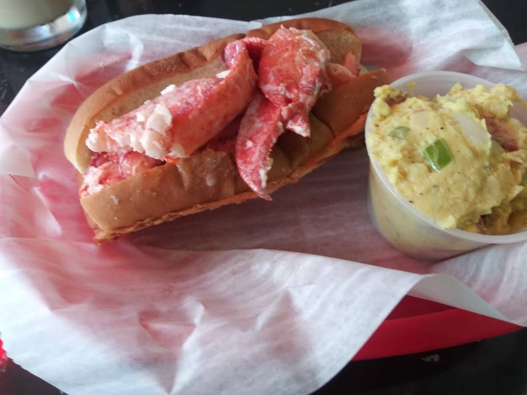 RJs Cafe / New England Seafood | restaurant | 17753 Toledo Blade Blvd, Port Charlotte, FL 33948, USA | 9412350005 OR +1 941-235-0005