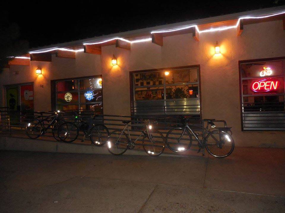 Carraros & Joes Place | restaurant | 108 Vassar Dr SE, Albuquerque, NM 87106, USA | 5052682300 OR +1 505-268-2300
