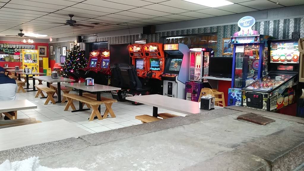 Country Burger | restaurant | 401 S Hampton Rd, Dallas, TX 75208, USA | 2143304743 OR +1 214-330-4743