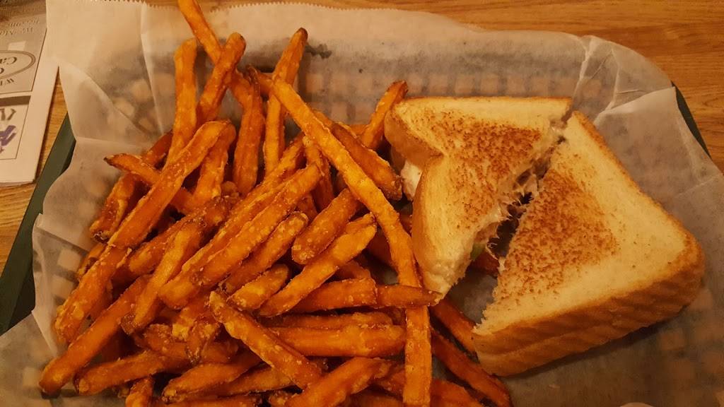 Ronnies Cedar Inn | restaurant | 3583 Lenox Rd, Geneva, NY 14456, USA | 3157894385 OR +1 315-789-4385