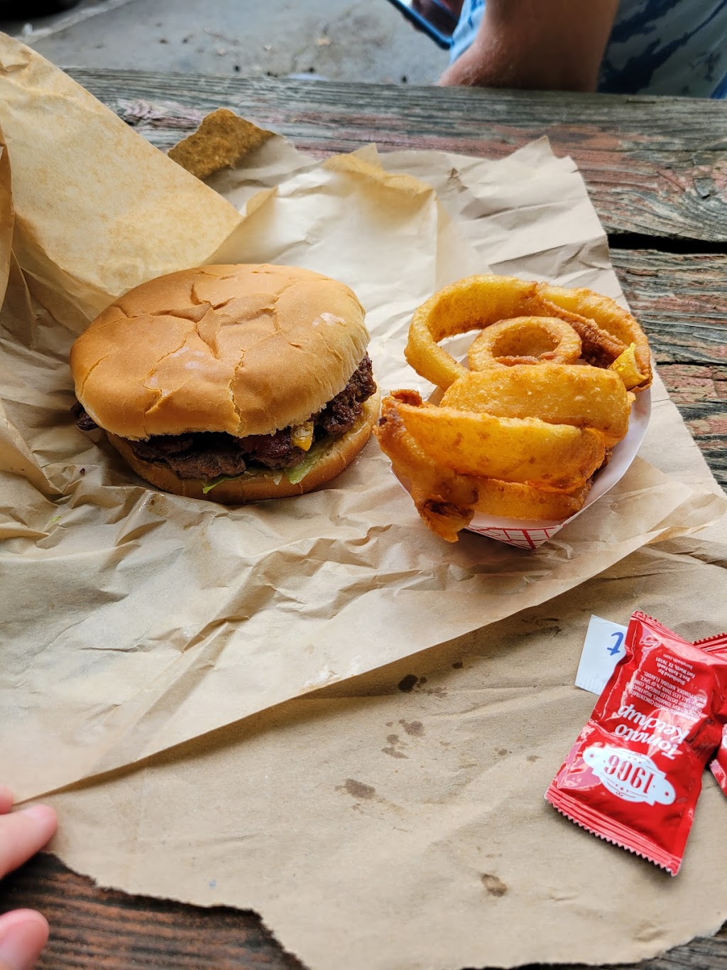 Baileys Dairy Treat | restaurant | 510 Park Ave, Hot Springs, AR 71901, USA | 5016244085 OR +1 501-624-4085