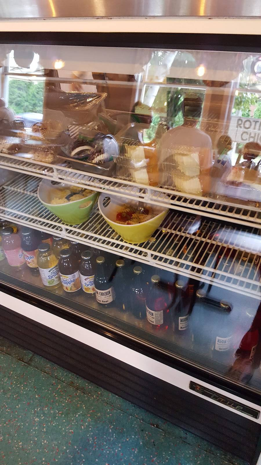 Neon Chicken | restaurant | 88 Howard St A, New London, CT 06320, USA | 8604446366 OR +1 860-444-6366