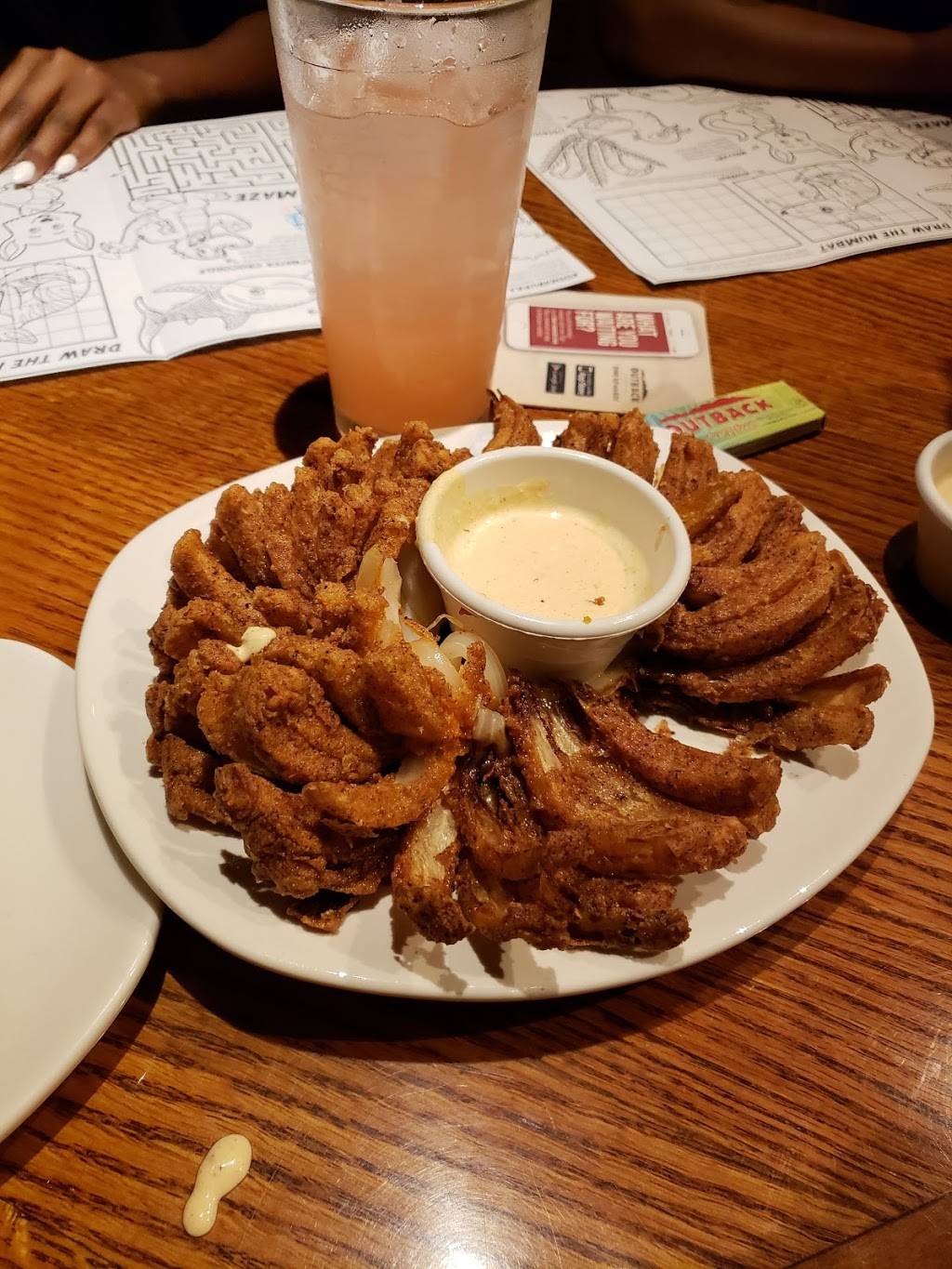 Outback Steakhouse | restaurant | 6000 E Main St, Columbus, OH 43213, USA | 6147559926 OR +1 614-755-9926