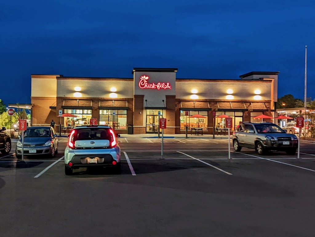 Chick-fil-A | restaurant | 1535 US-50, Pueblo, CO 81008, USA | 7194243838 OR +1 719-424-3838