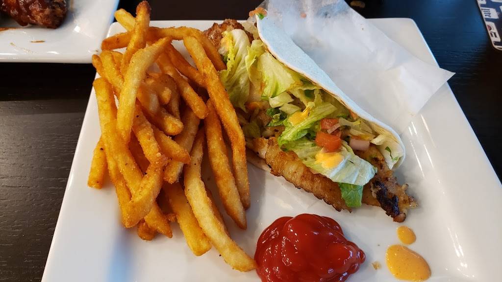 Cheerleader Pub & Grill | restaurant | 1590 Jefferson St, Jefferson City, MO 65109, USA | 5736589136 OR +1 573-658-9136