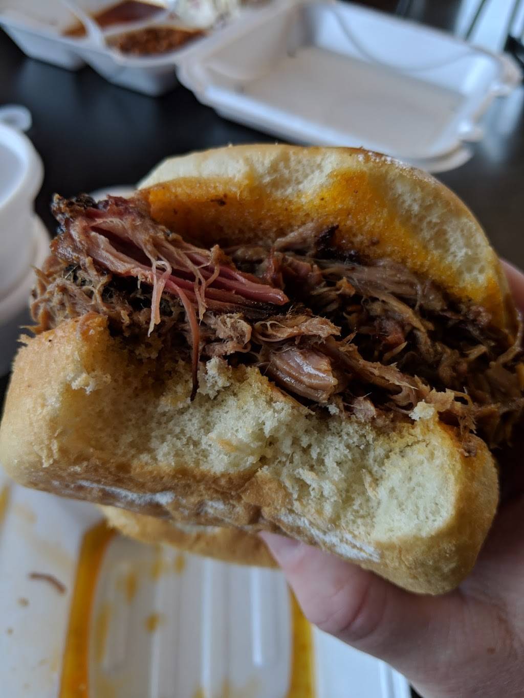 River Road BBQ | restaurant | 3017 River Rd, Louisville, KY 40207, USA | 5025927065 OR +1 502-592-7065