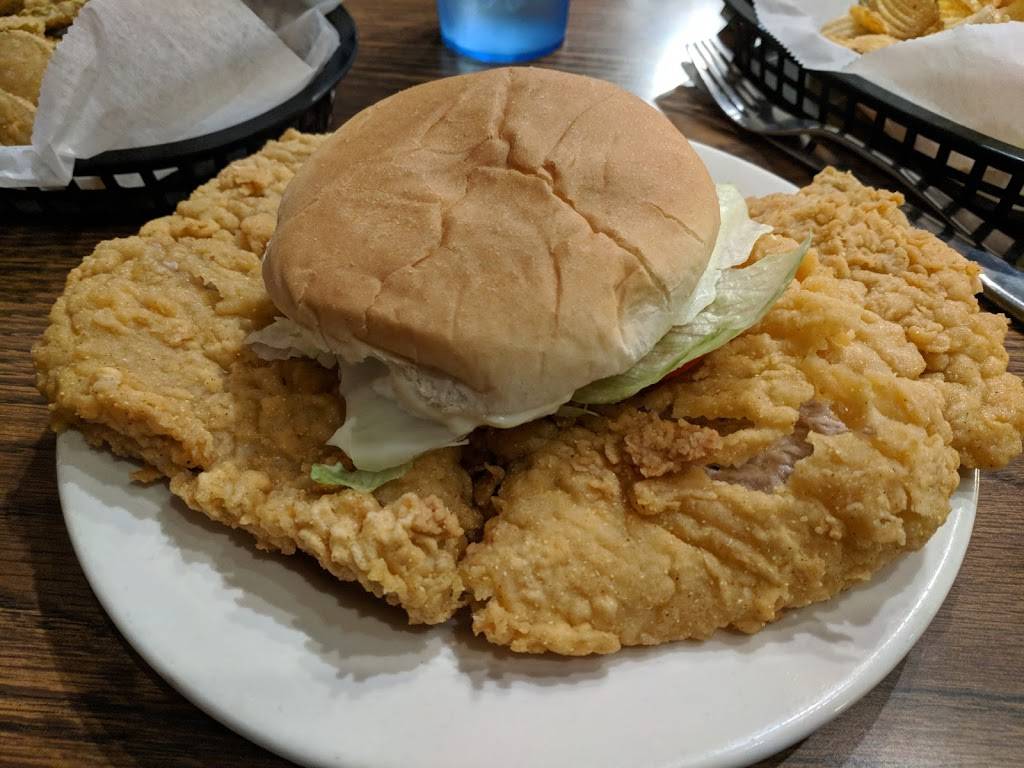 Railroad Cafe | restaurant | 641 W Main St, Mitchell, IN 47446, USA | 8129922300 OR +1 812-992-2300