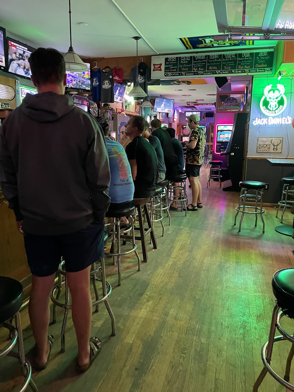 Fat Daddys | restaurant | 120 W National Ave, Milwaukee, WI 53204, USA | 4143470524 OR +1 414-347-0524