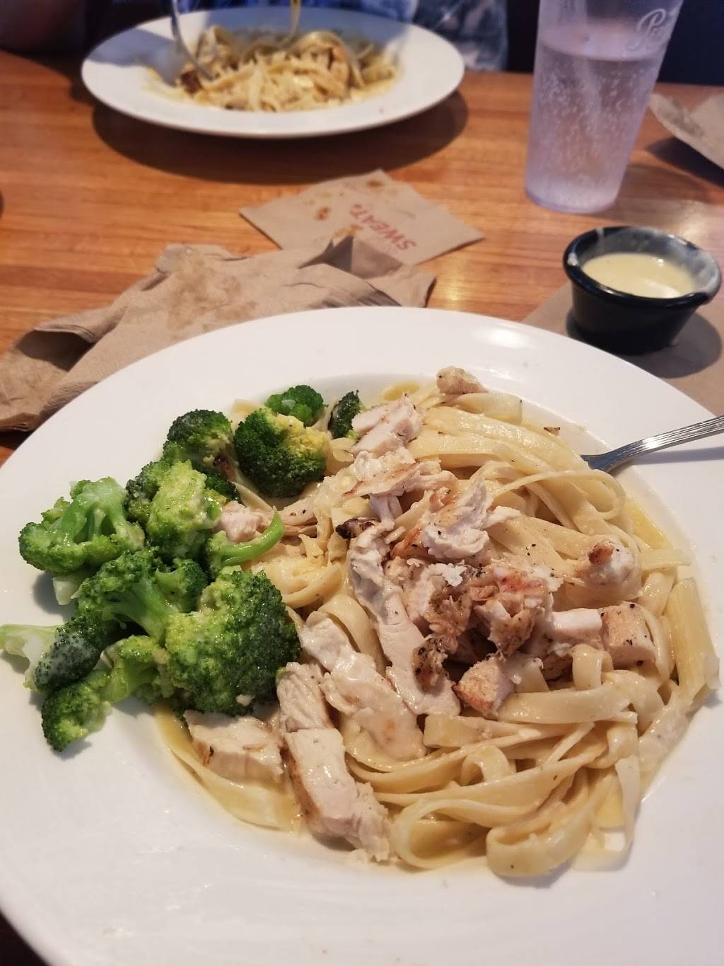 Applebees Grill + Bar | restaurant | 2890 Bartlett Blvd, Bartlett, TN 38134, USA | 9012135034 OR +1 901-213-5034