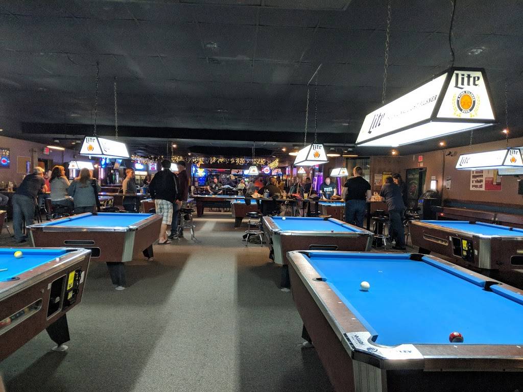 Ducks Sports Bar & Grill | restaurant | 3606 W Division St, St Cloud, MN 56301, USA | 3202290909 OR +1 320-229-0909