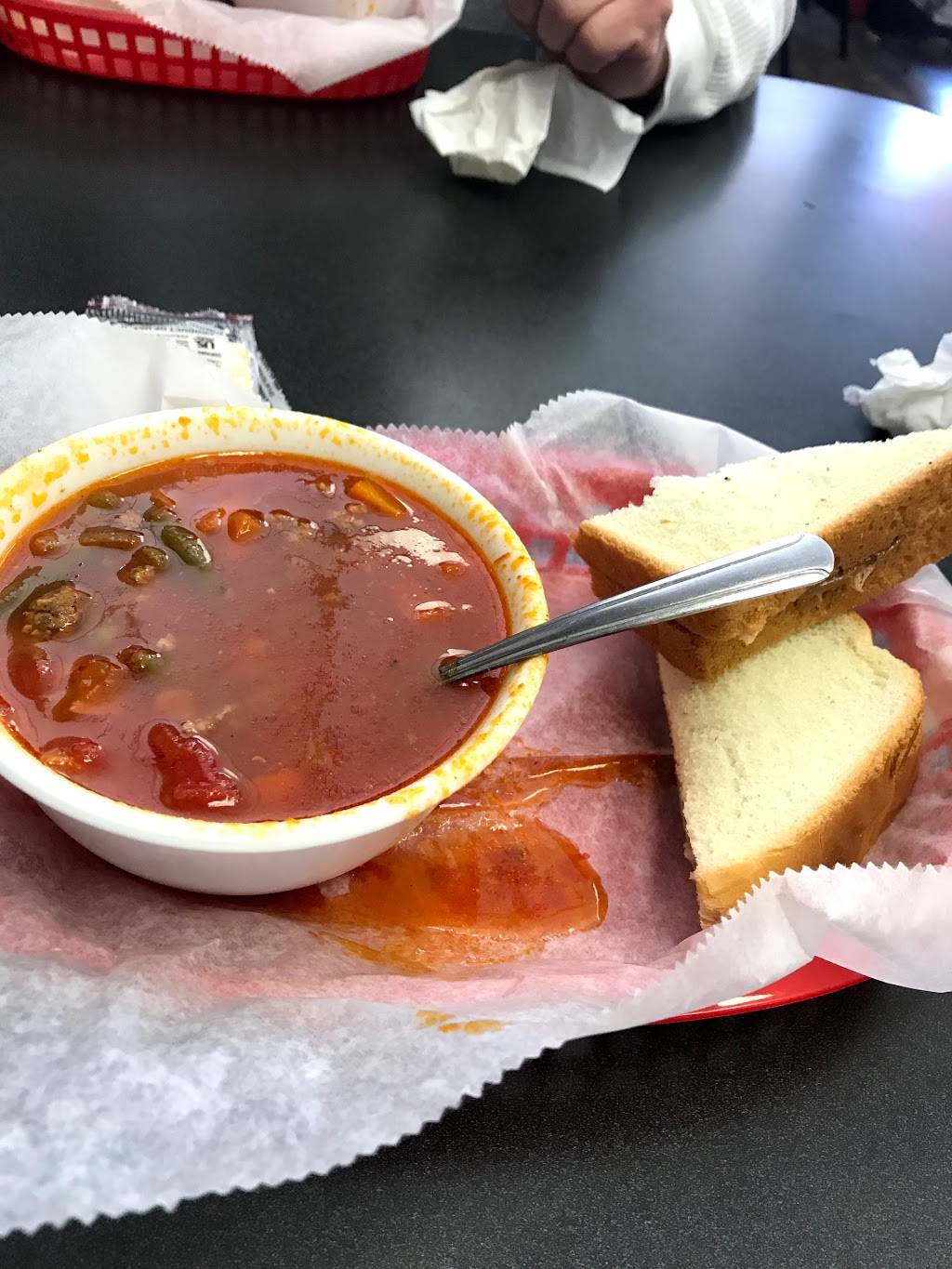 Classic Diner | restaurant | 301 N Main St, Tarboro, NC 27886, USA | 2528233303 OR +1 252-823-3303