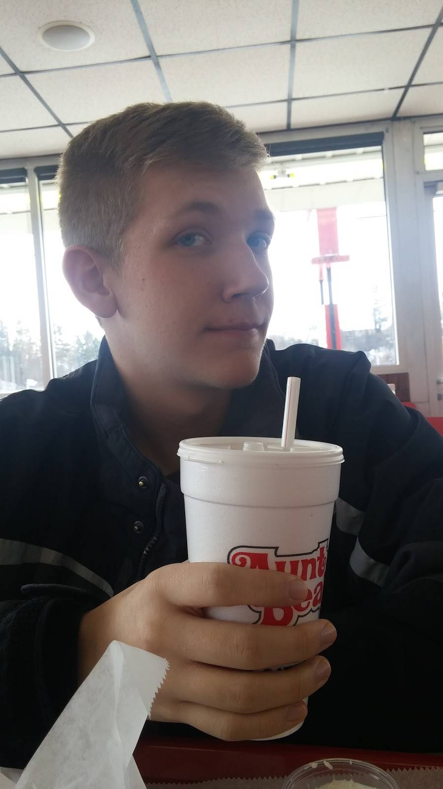 Aunt Beas BBQ Express | restaurant | 529 E Main St, Independence, VA 24348, USA | 2767732100 OR +1 276-773-2100