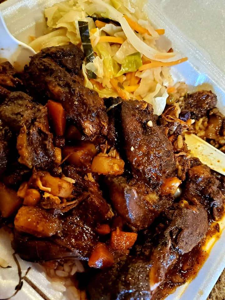Jamaican jerk hut | restaurant | 112 E Dunklin St, Jefferson City, MO 65101, USA | 5736946086 OR +1 573-694-6086