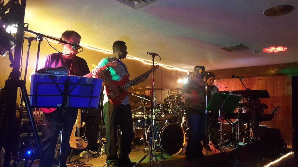 Marys Family Dining and Lounge | restaurant | 10011 SE 2nd St, Galva, IL 61434, USA | 3099322277 OR +1 309-932-2277