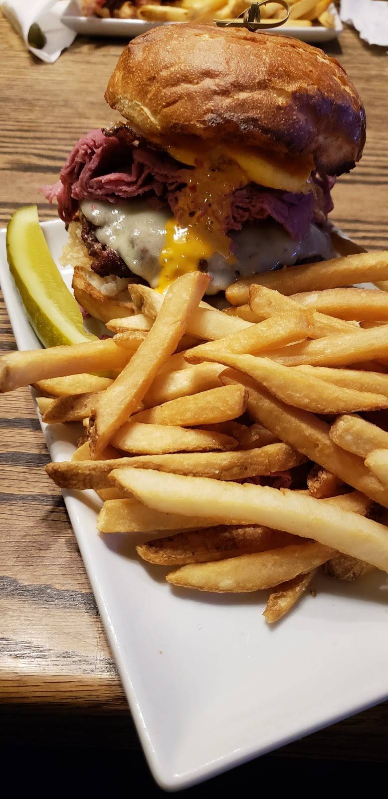 West Park Station | restaurant | 5514, 17015 Lorain Ave, Cleveland, OH 44111, USA | 2164762000 OR +1 216-476-2000