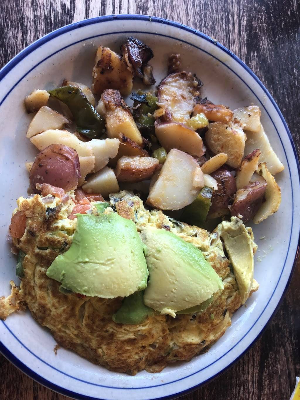 Pelton Cafe | restaurant | 194 Pelton Center Way, San Leandro, CA 94577, USA | 5104830943 OR +1 510-483-0943