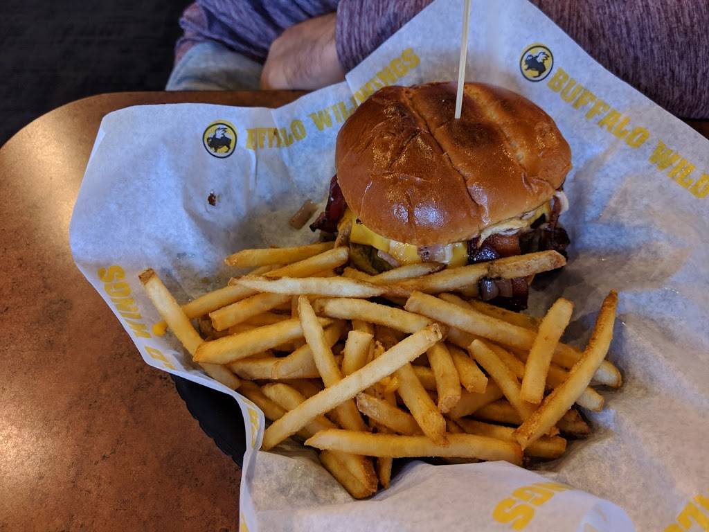 Buffalo Wild Wings | restaurant | 2450 Crystal Dr, Arlington, VA 22202, USA | 7034130160 OR +1 703-413-0160