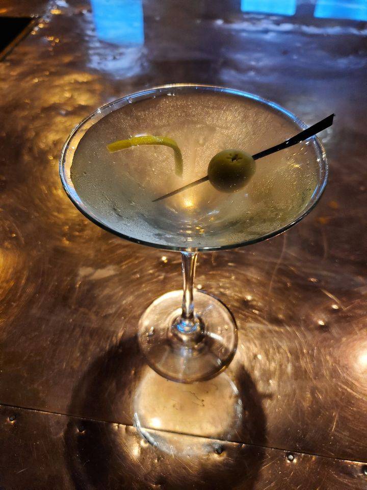 Leonards Bar & Grille | restaurant | 5504 Harvard Ave, Cleveland, OH 44105, USA | 2167722450 OR +1 216-772-2450