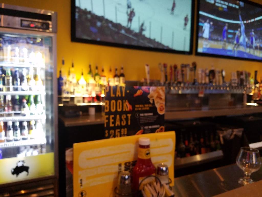 Buffalo Wild Wings | restaurant | 1180 W Sunset Dr Ste 106, Waukesha, WI 53189, USA | 2628322999 OR +1 262-832-2999