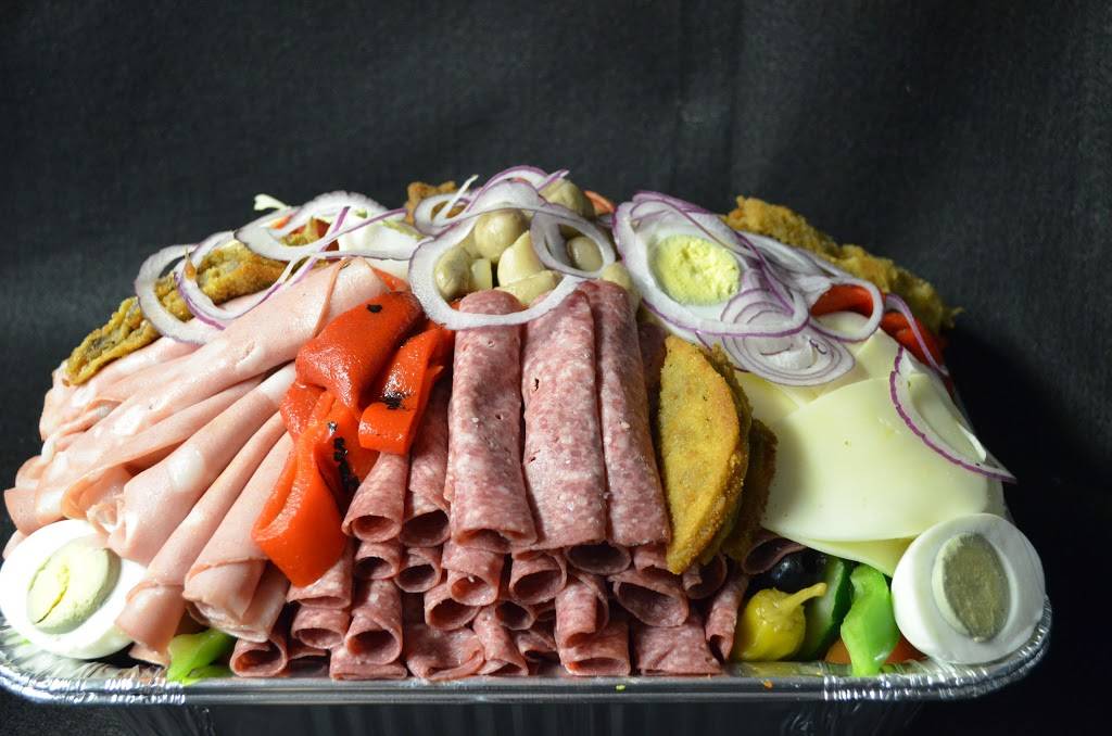 Straccos Subs And More | restaurant | 85 Sandwich St, Plymouth, MA 02360, USA | 7743435968 OR +1 774-343-5968