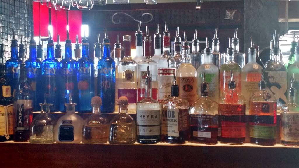 Bar Louie | night club | 935 Jefferson Rd, Rochester, NY 14623, USA | 5854173610 OR +1 585-417-3610