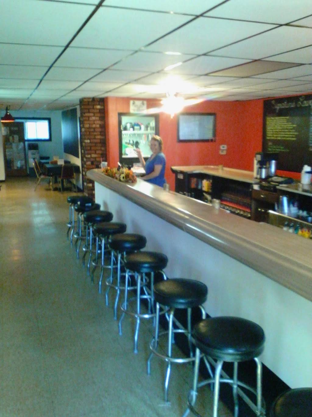 Signatures lounge | restaurant | 1054 Main St, Follansbee, WV 26037, USA | 3049148395 OR +1 304-914-8395