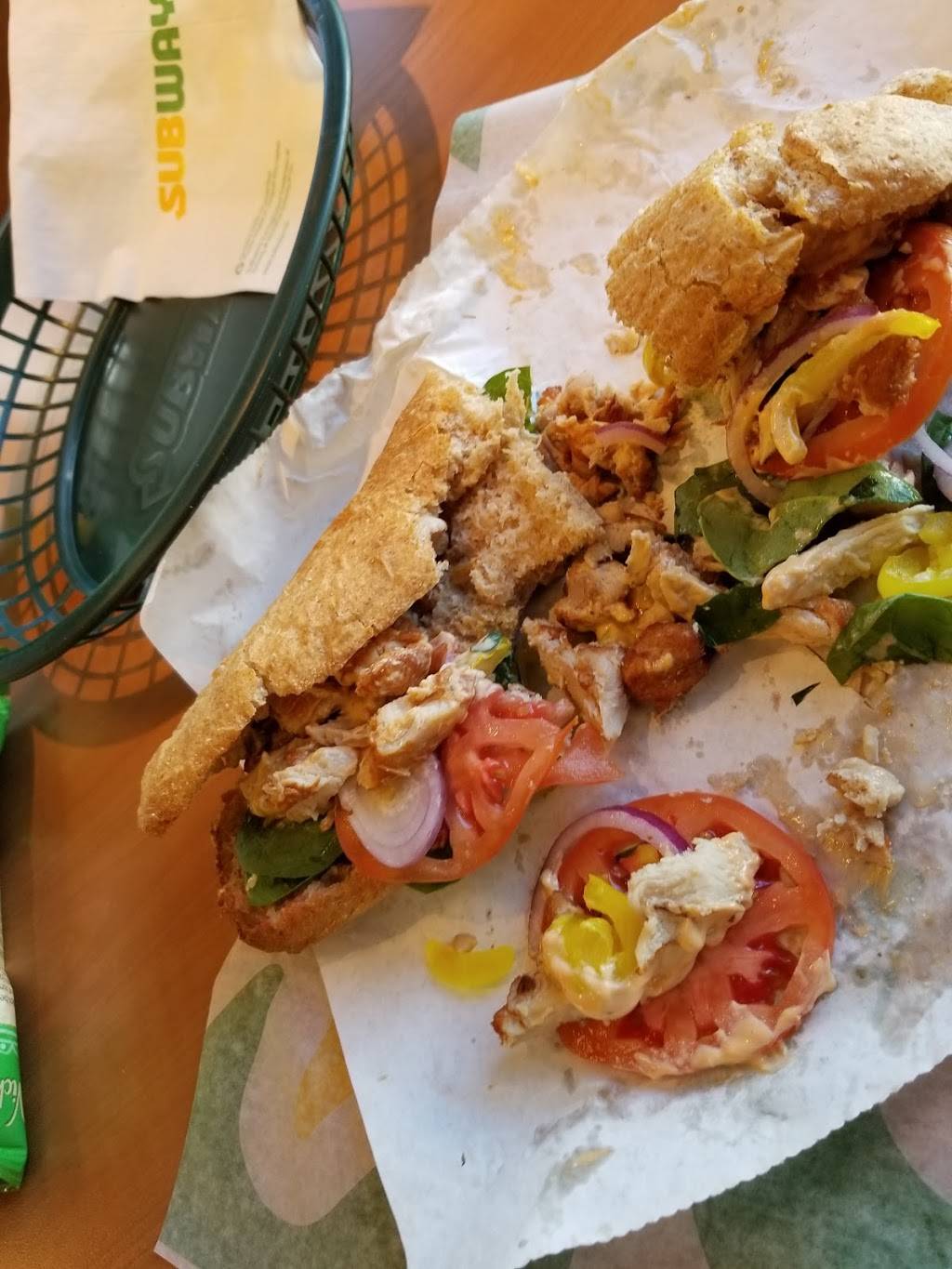 Subway | restaurant | 179 Pearl St, Braintree, MA 02184, USA | 7813484949 OR +1 781-348-4949