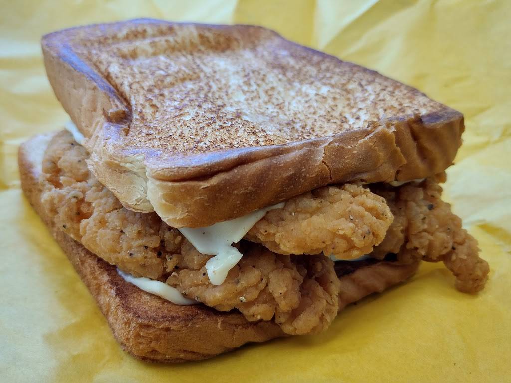 Whataburger | restaurant | 712 Fort Worth Dr, Denton, TX 76201, USA | 9403832316 OR +1 940-383-2316