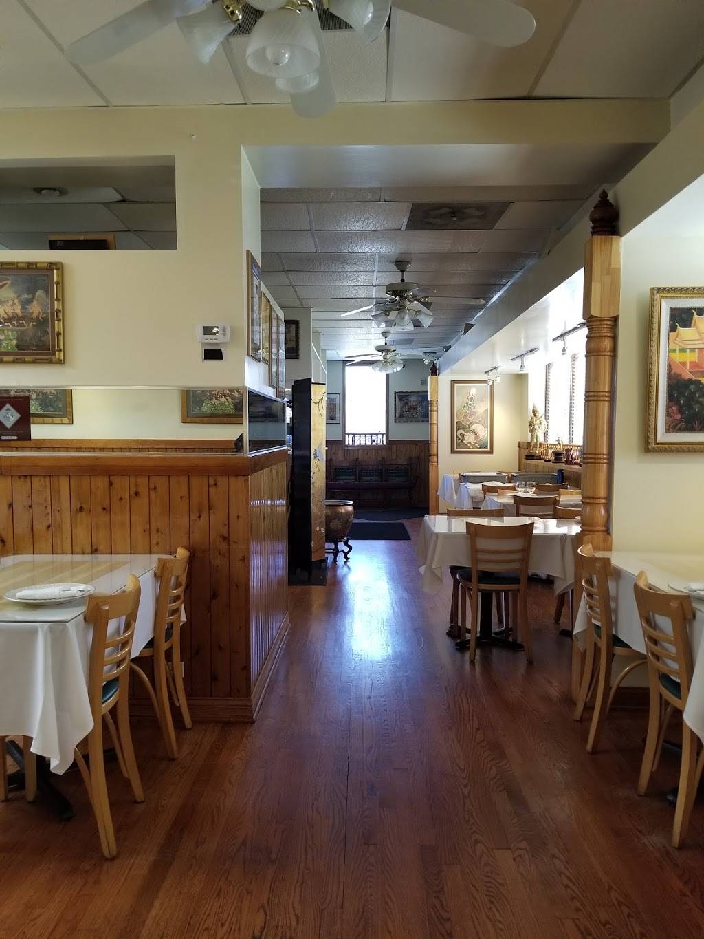 Amarinds Thai Restaurant | restaurant | 6822 W North Ave, Chicago, IL 60707, USA | 7738899999 OR +1 773-889-9999