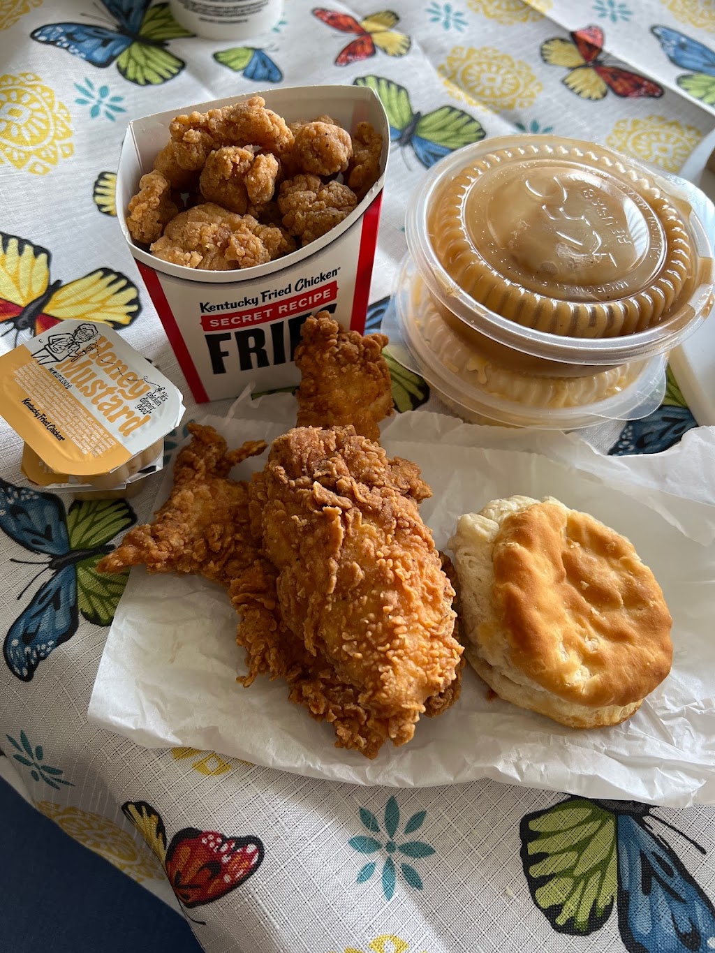 KFC | restaurant | 7601 Oswego Rd, Liverpool, NY 13090, USA | 3154091055 OR +1 315-409-1055