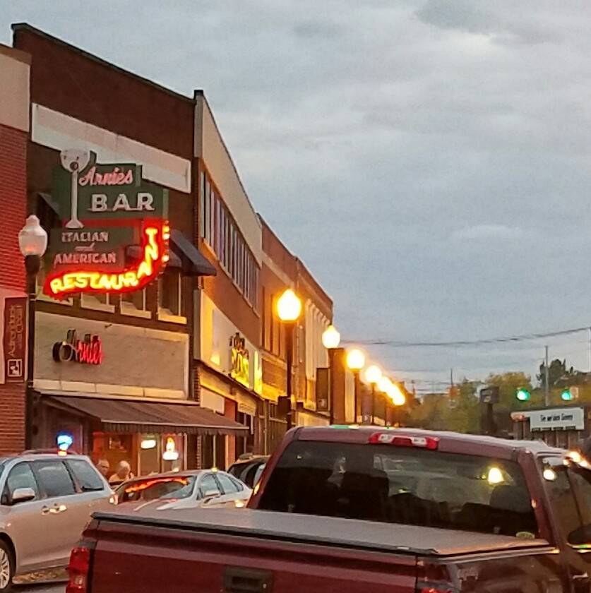 Arnies Restaurant | restaurant | 20 Margaret St, Plattsburgh, NY 12901, USA | 5185633003 OR +1 518-563-3003