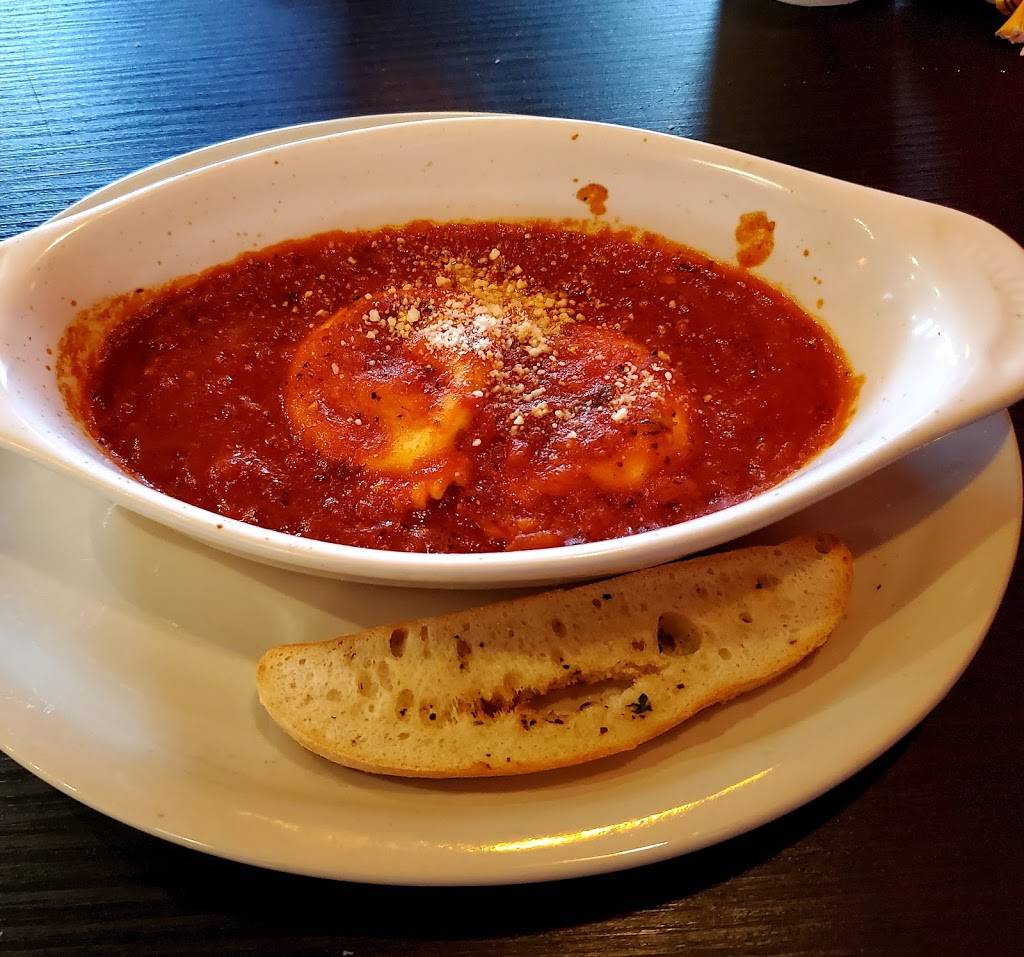 Salvatoris Auburn | restaurant | 170 Smaltz Way, Auburn, IN 46706, USA | 2603333507 OR +1 260-333-3507