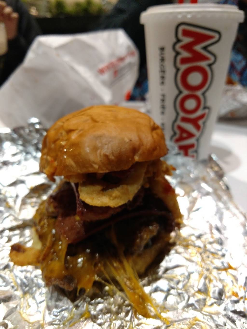 MOOYAH Burgers, Fries & Shakes | restaurant | 1700 Oviedo Mall Boulevard, Oviedo, FL 32765, USA | 4075424408 OR +1 407-542-4408