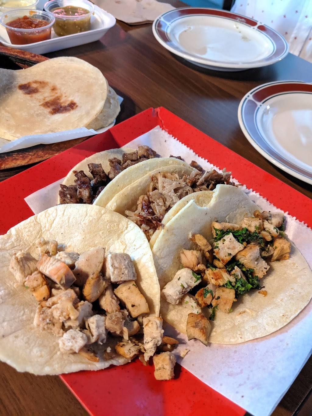 Tacos And Tarros | restaurant | W White Park Dr, Nogales, AZ 85621, USA | 5204150037 OR +1 520-415-0037