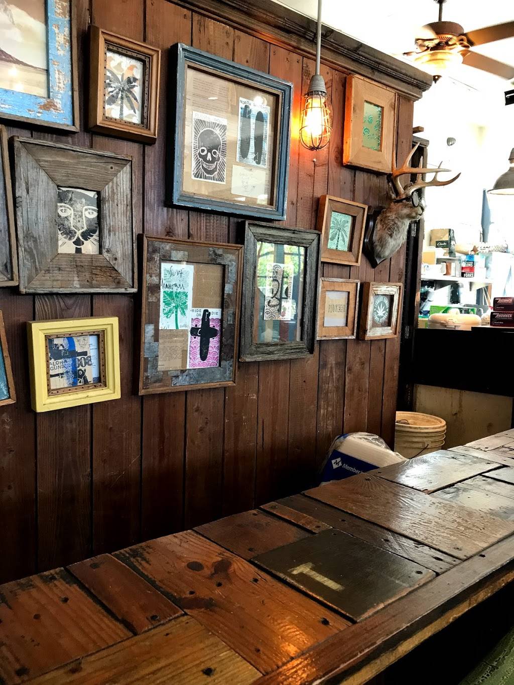 Pioneer Saloon | restaurant | 3046 Monsarrat Ave, Honolulu, HI 96815, USA | 8087324001 OR +1 808-732-4001