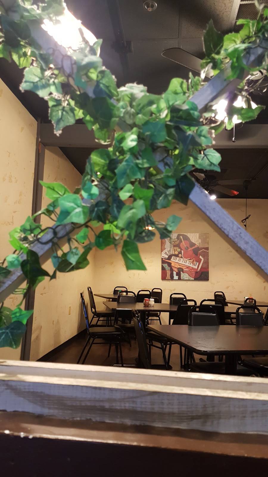 Painturos Pizza | restaurant | 522 W Main St, Lebanon, TN 37087, USA | 6154438444 OR +1 615-443-8444