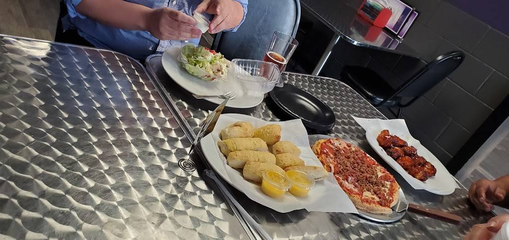 The Seymour Brewing Co. | restaurant | 755 W 2nd St, Seymour, IN 47274, USA | 8125248888 OR +1 812-524-8888