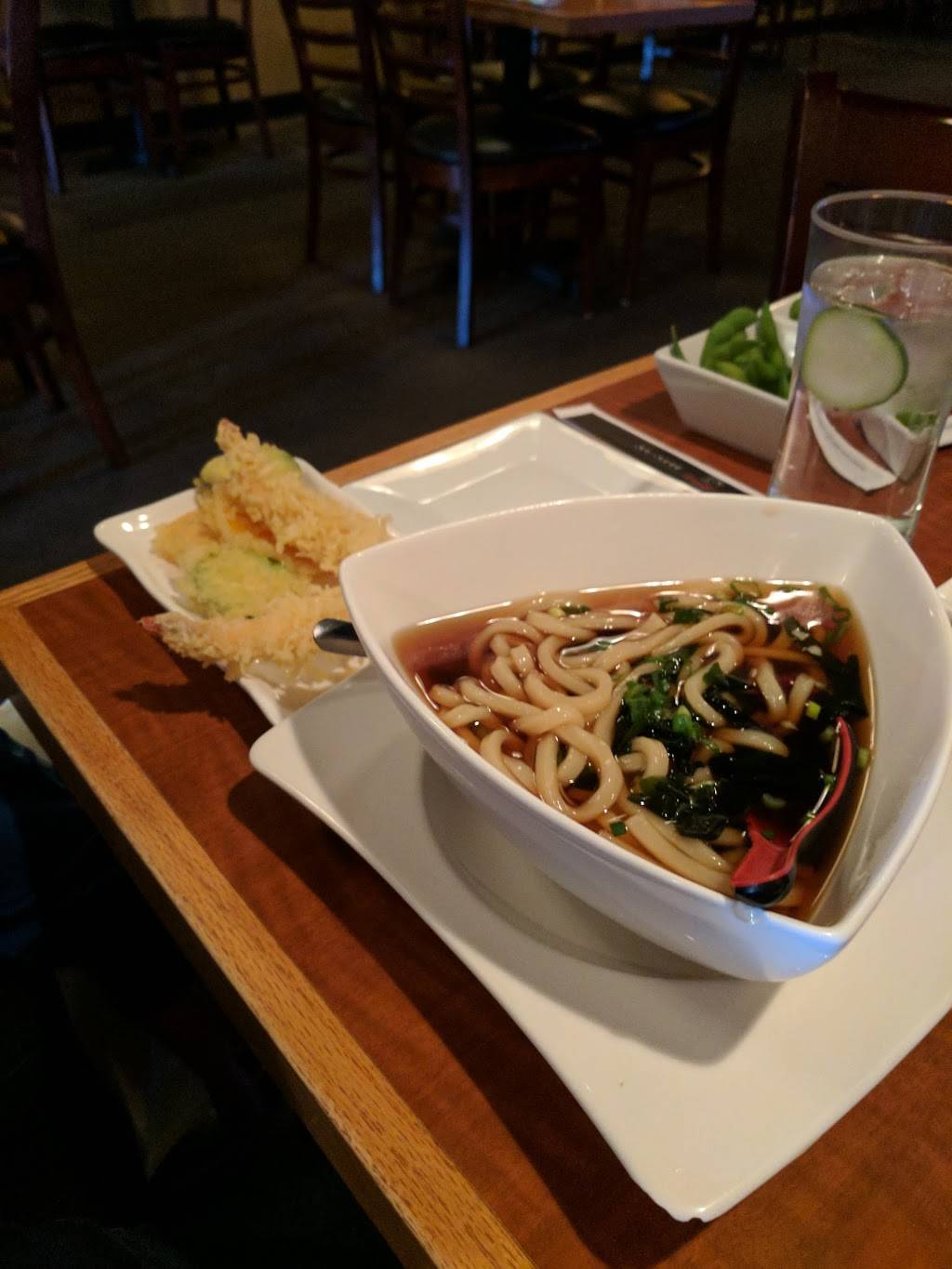 Sushi Nest | restaurant | 142 N York St, Elmhurst, IL 60126, USA | 6308335088 OR +1 630-833-5088